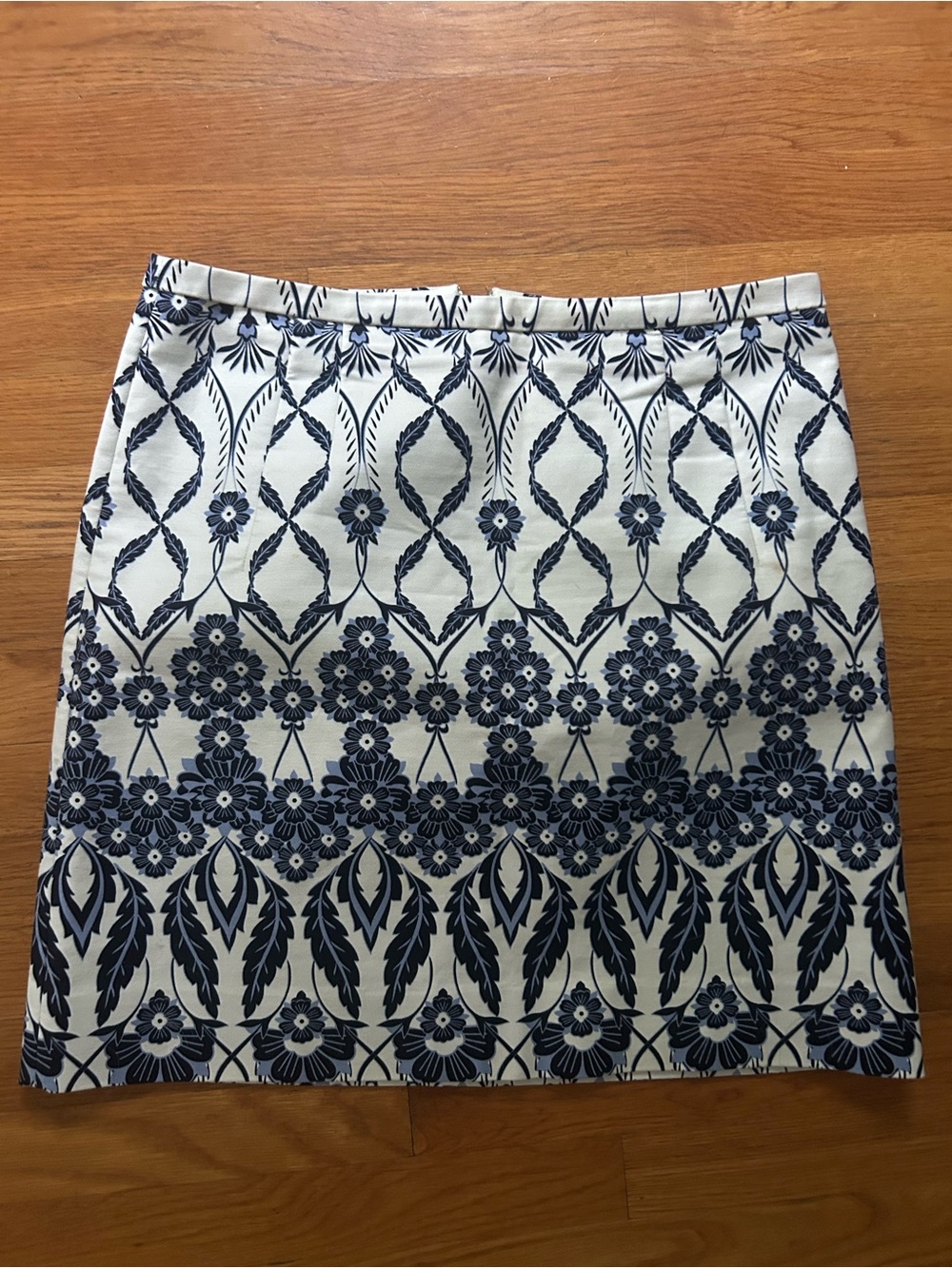 Women's J. Crew Navy Floral Print Pencil Skirt sz 10